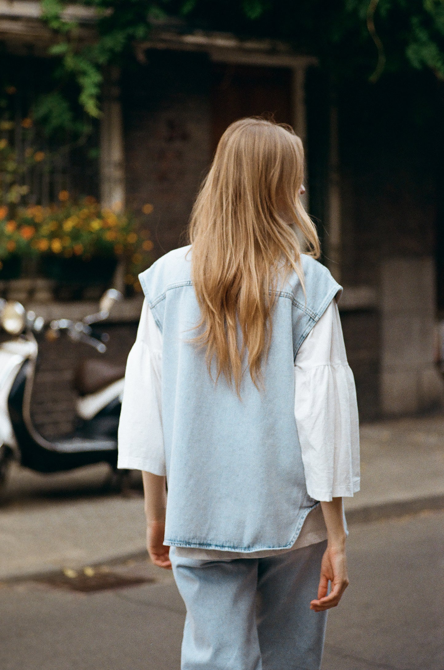 The sleeveless denim jacket